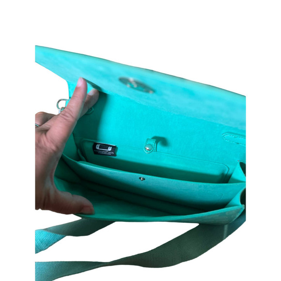 Nintendo Switch ANIMAL CROSSING  Leaf Sling Pack NWOTS - Picture 4 of 4